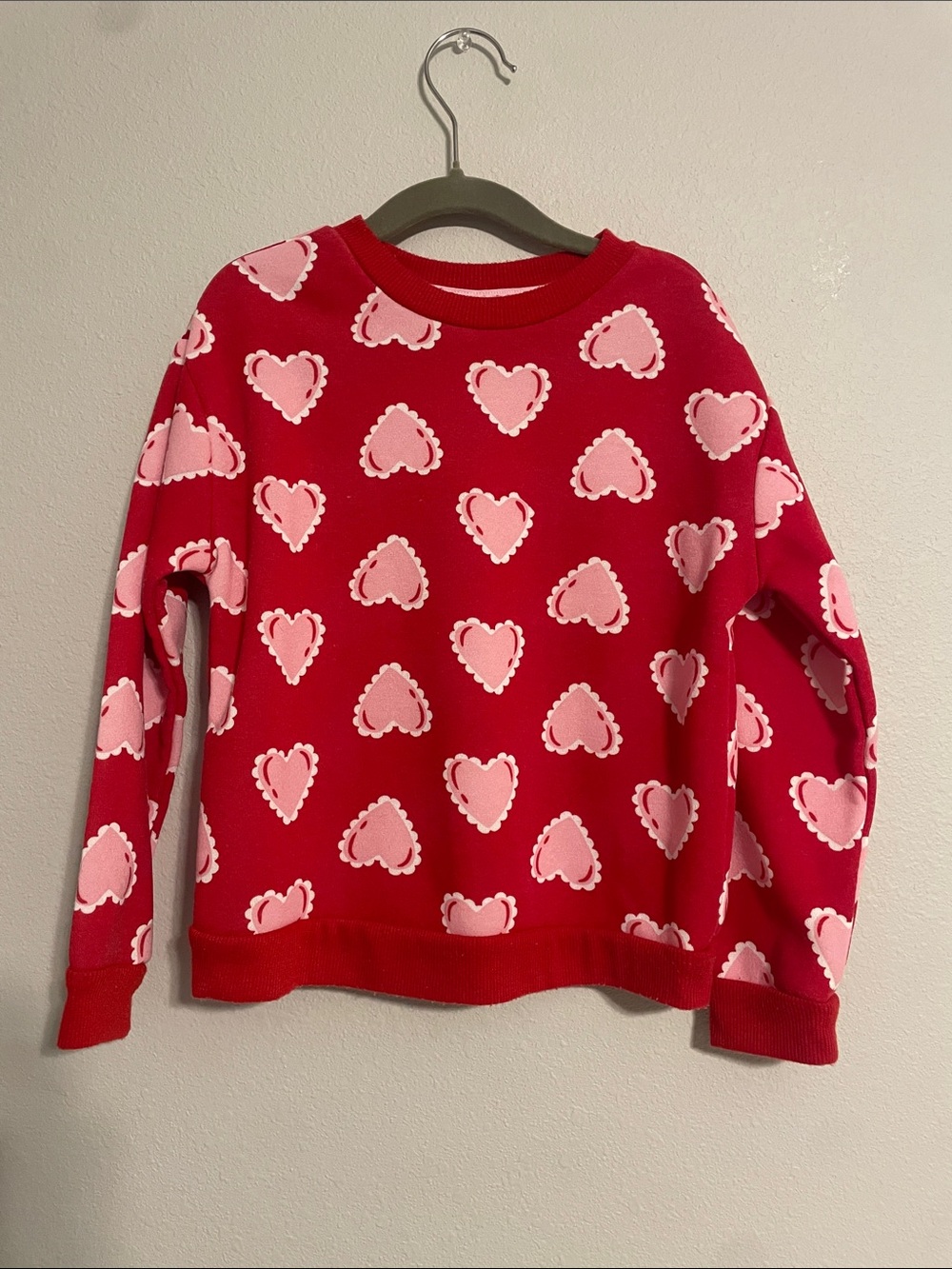 Red Heart-Print Women's Sweater - Pink Heart Pattern